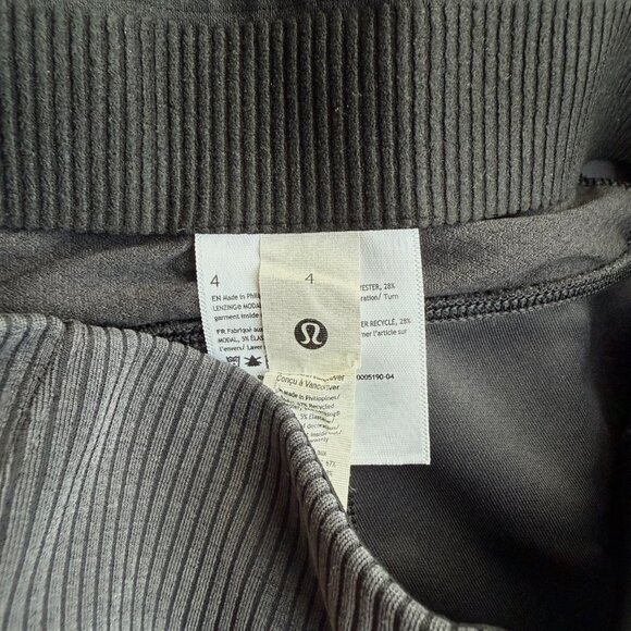 Lululemon Ribbed Softstreme Flared Pant - Size 4, Regular Length - Black - Picture 4 of 4